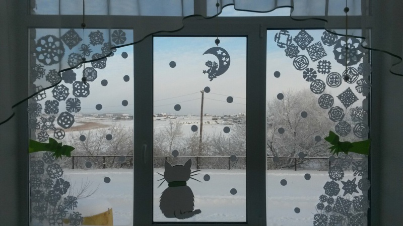Жители Оренбурга могут принять участие в соревнованиях по украшению окна